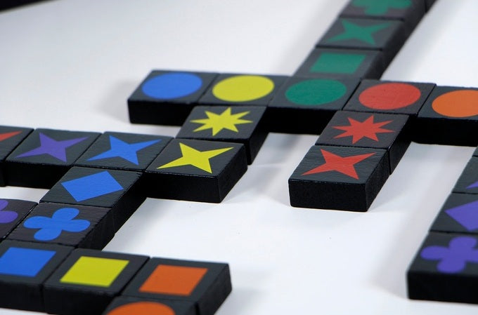 foto van het leuke spel voor dementerenden Qwirkle (zie ook video)