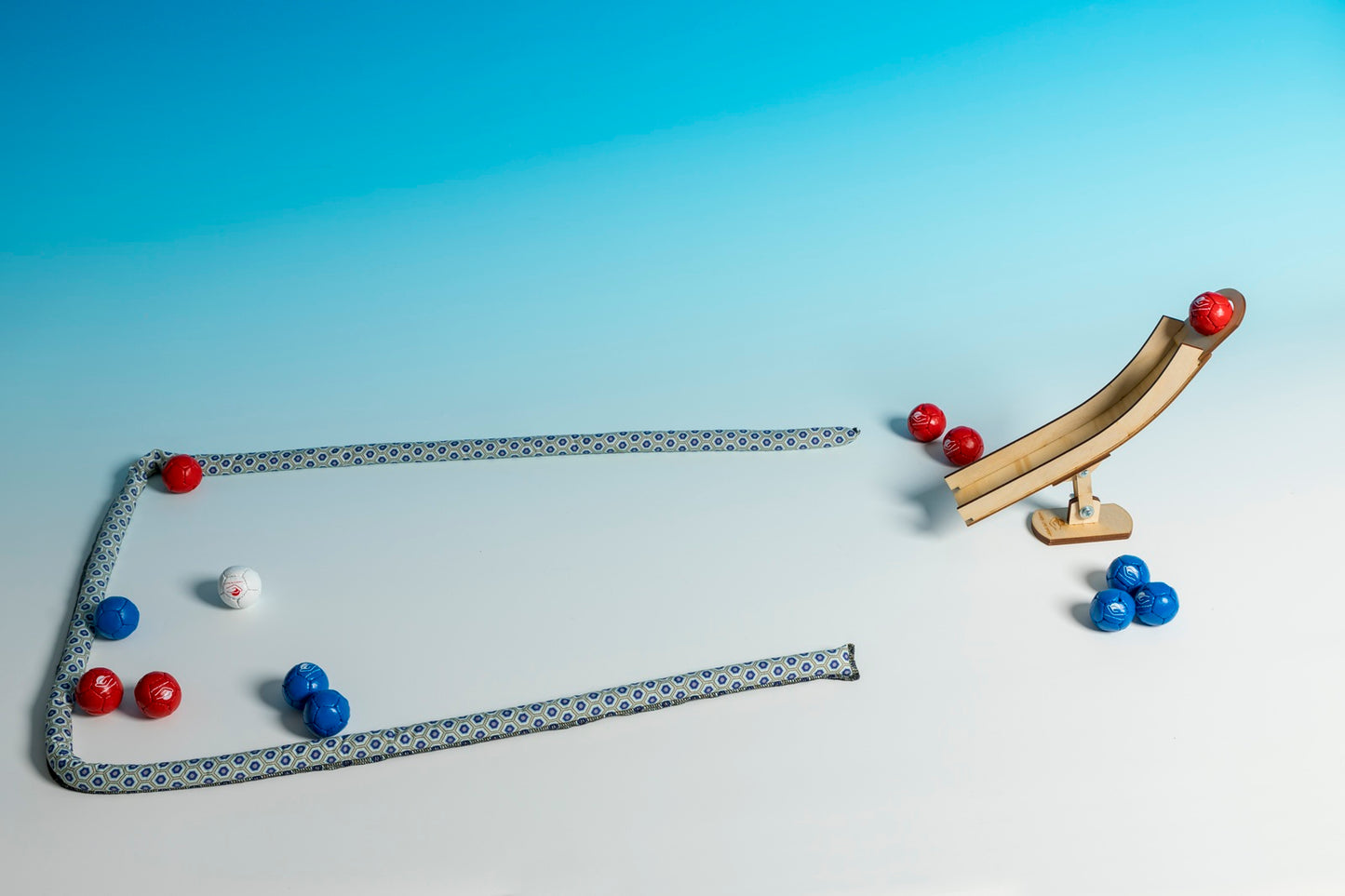 Boccia op Tafel – Complete set voor binnenspel, ontworpen voor activering en gezelligheid bij senioren.