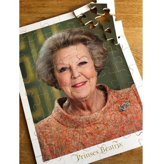 Dementie-puzzel Prinses Beatrix – Royale houten puzzel met grote stukken, ideaal voor geheugenstimulatie bij ouderen.