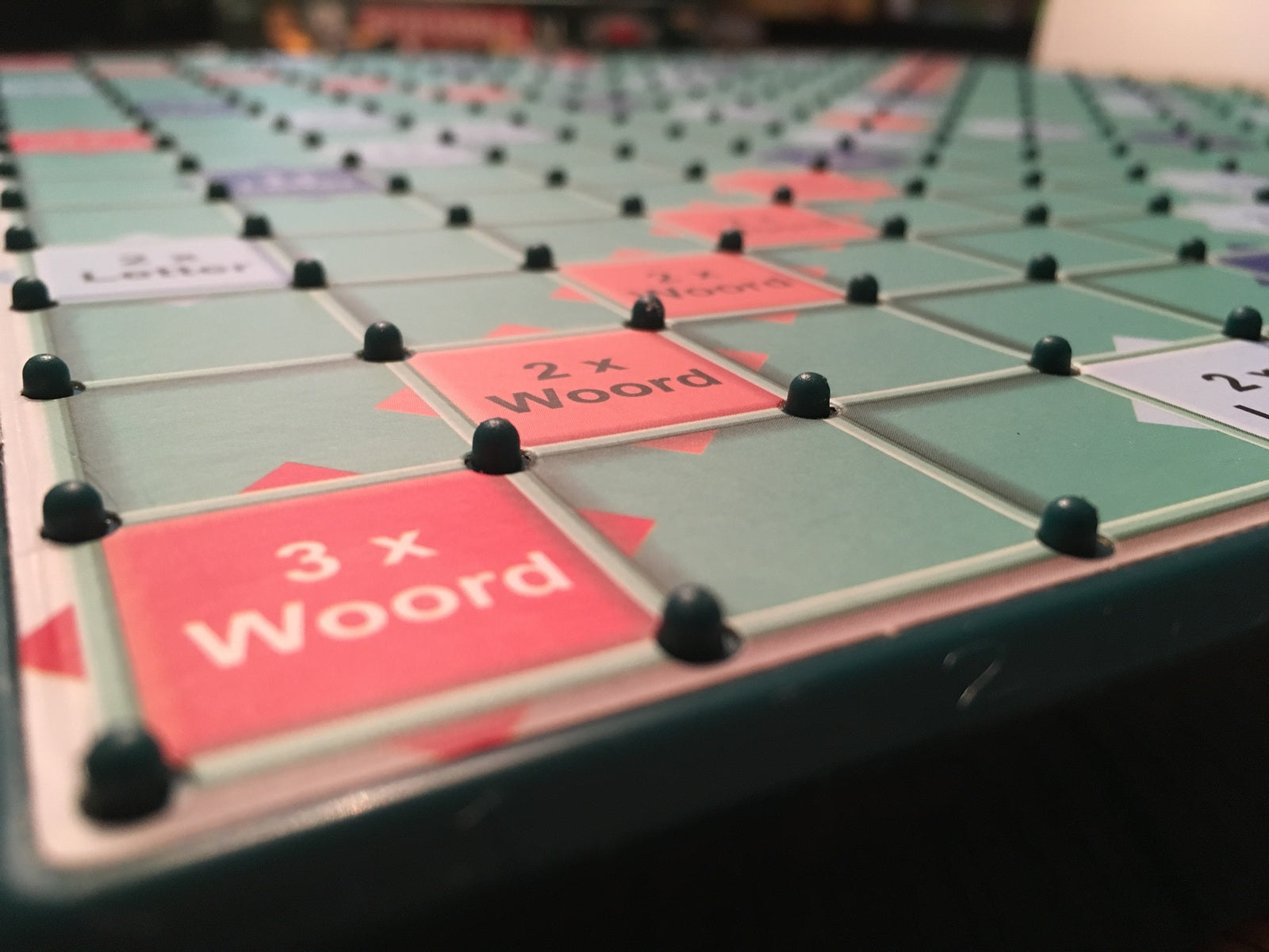 Scrabble XL – Grootletter woordspel dat activering en taalvaardigheden stimuleert voor ouderen en slechtzienden.