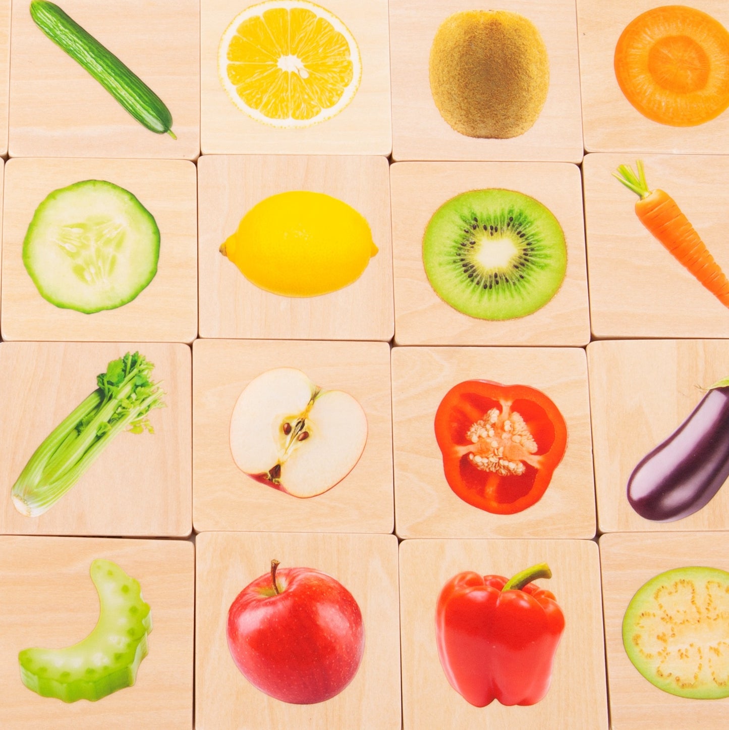 foto van het leuke spel voor dementerenden Houten Memo - Welke groente en fruit horen bij elkaar
